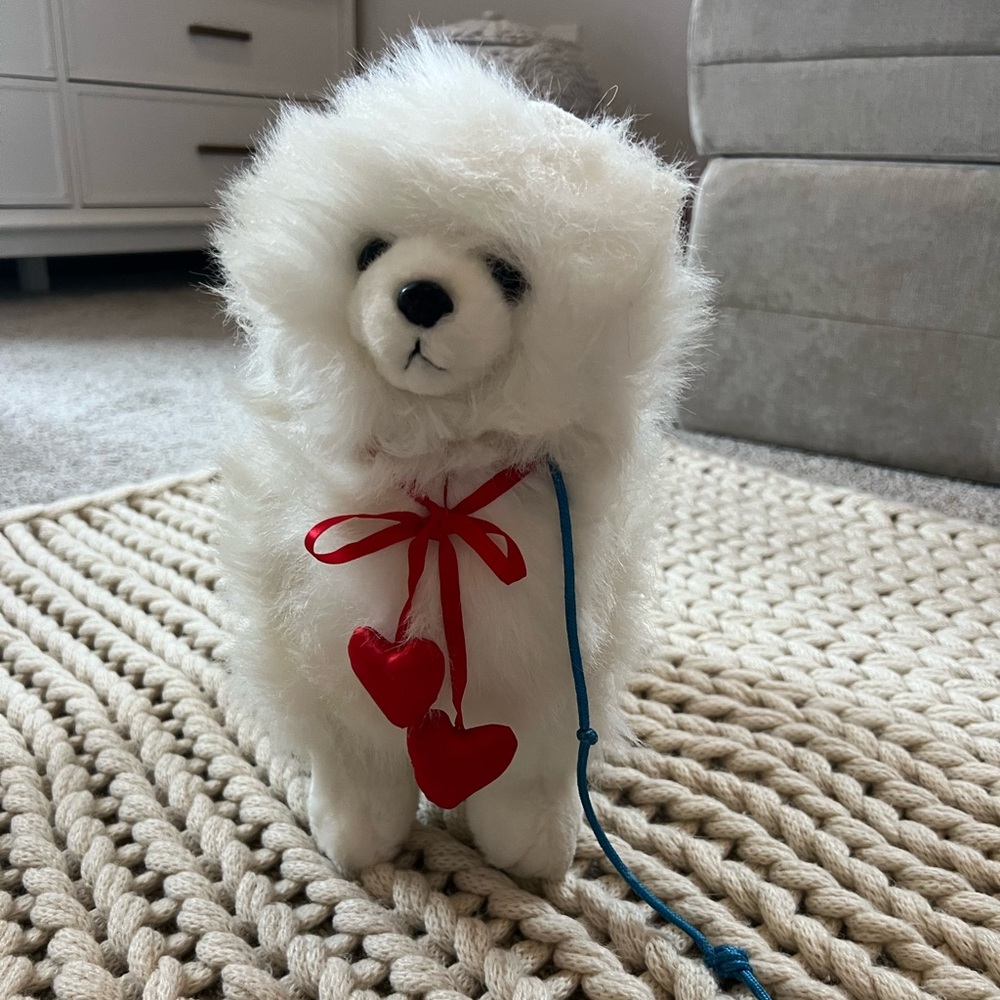Excellent condition! Vintage Russ stuffed animal dog with heart collar and leash